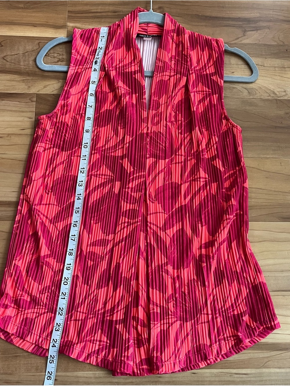 Cable & Gauge Pleated Floral Sleeveless Blouse Top Pink Red Small - Picture 8 of 8